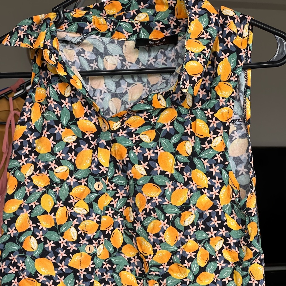 Sleeves cute shirt